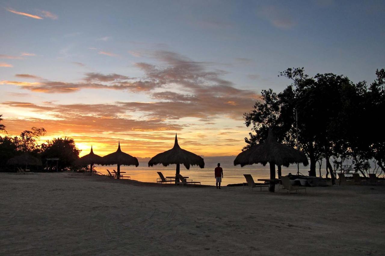 Bluewater Panglao Resort Exteriör bild